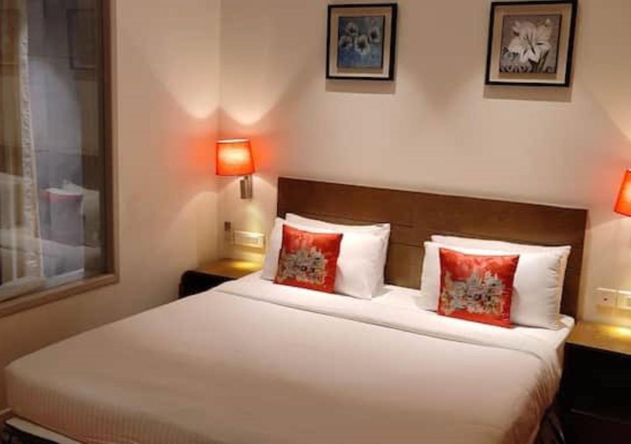 Hotel Le Lotus Grand Kakarmatha 外观 照片