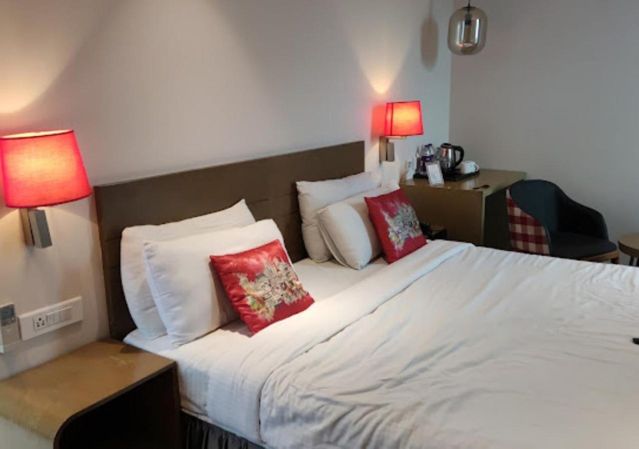 Hotel Le Lotus Grand Kakarmatha 外观 照片