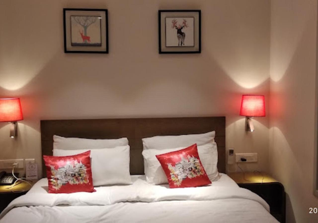 Hotel Le Lotus Grand Kakarmatha 外观 照片