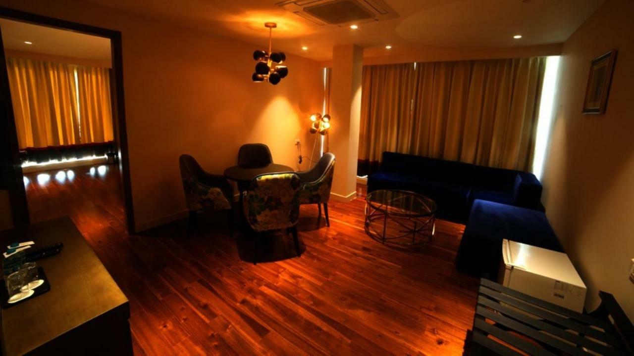 Hotel Le Lotus Grand Kakarmatha 外观 照片