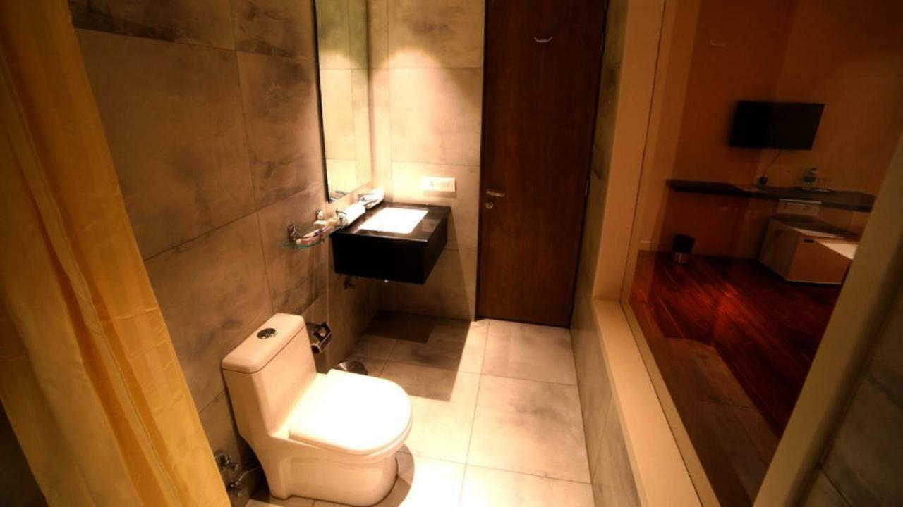 Hotel Le Lotus Grand Kakarmatha 外观 照片