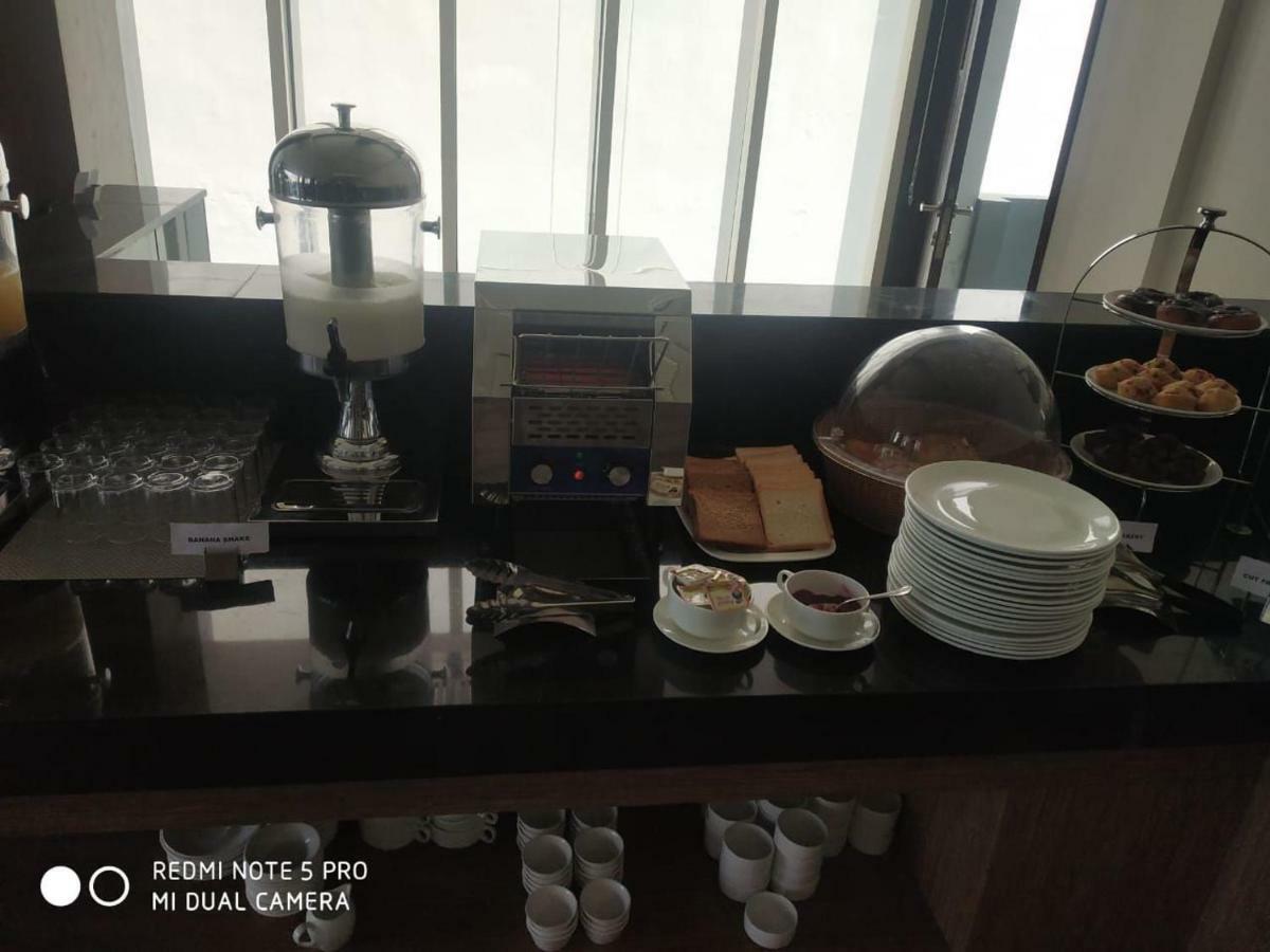 Hotel Le Lotus Grand Kakarmatha 外观 照片