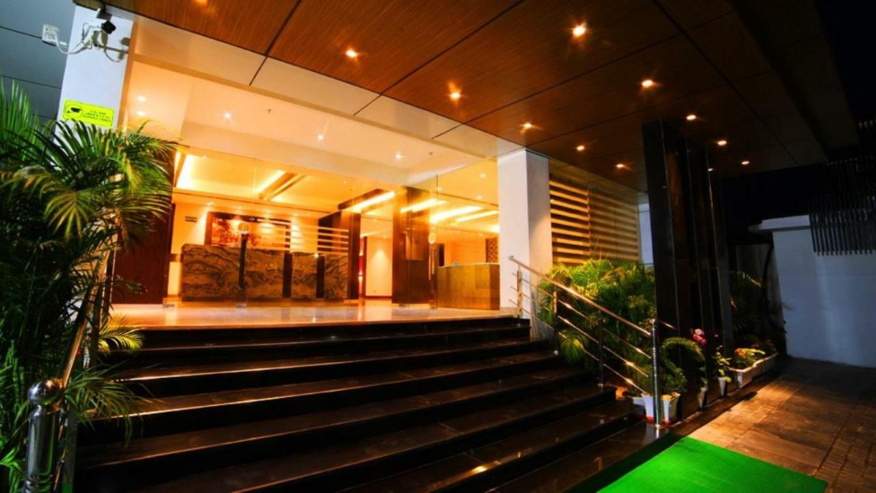 Hotel Le Lotus Grand Kakarmatha 外观 照片