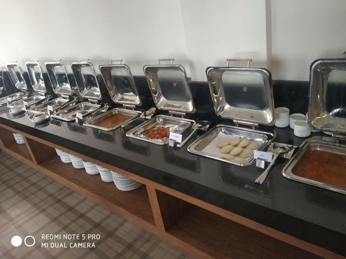Hotel Le Lotus Grand Kakarmatha 外观 照片